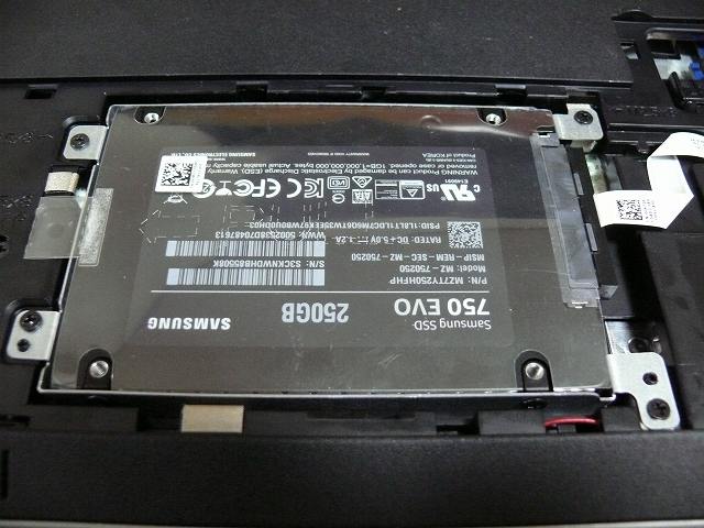 Inspiron 17 5000シリーズ-5759 に搭載した SSD