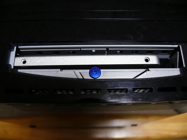 金属製ケースなしで PS3 に取り付けた SSD