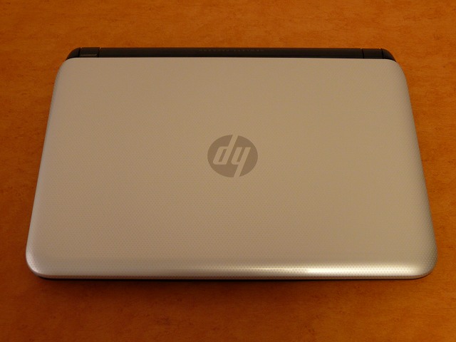 HP Pavilion 10-e000 TouchSmart 上面