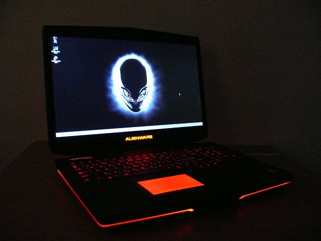 Alienware 17 LED1