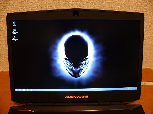 Alienware 17 液晶ディスプレイ1