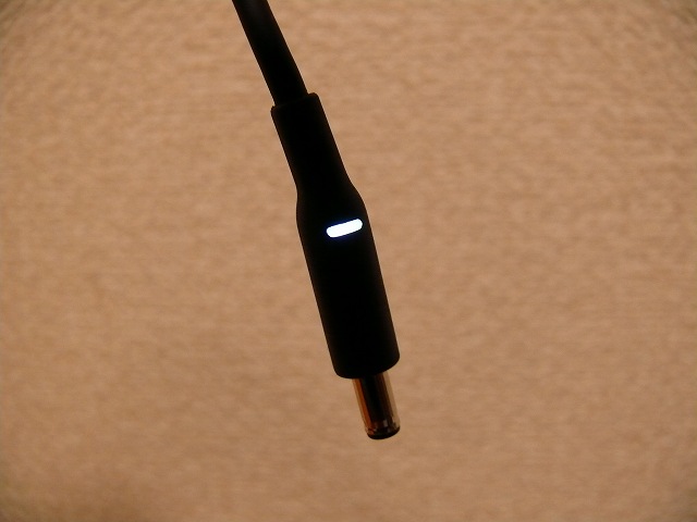 XPS 11 付属 AC アダプター LED ライト部分